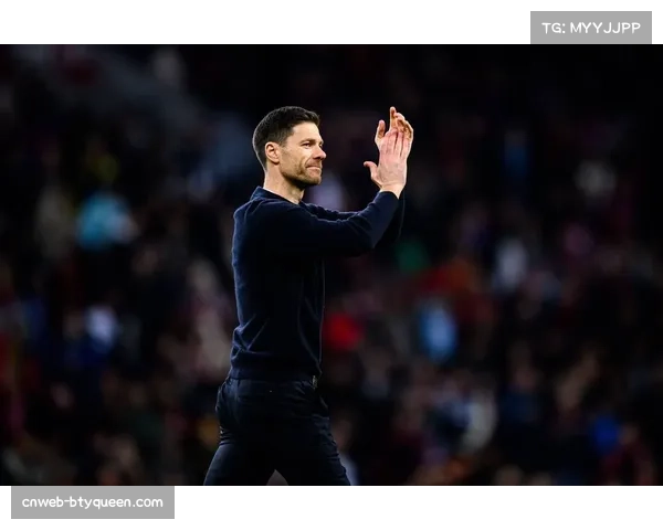 战术复盘:阿隆索的勒沃库森如何用高位逼抢限制巴黎的进攻