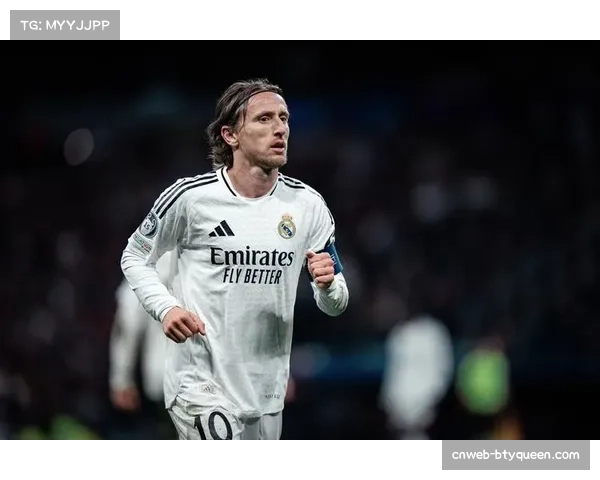 告别时刻临近?莫德里奇替补登场获伯纳乌全场起立鼓掌